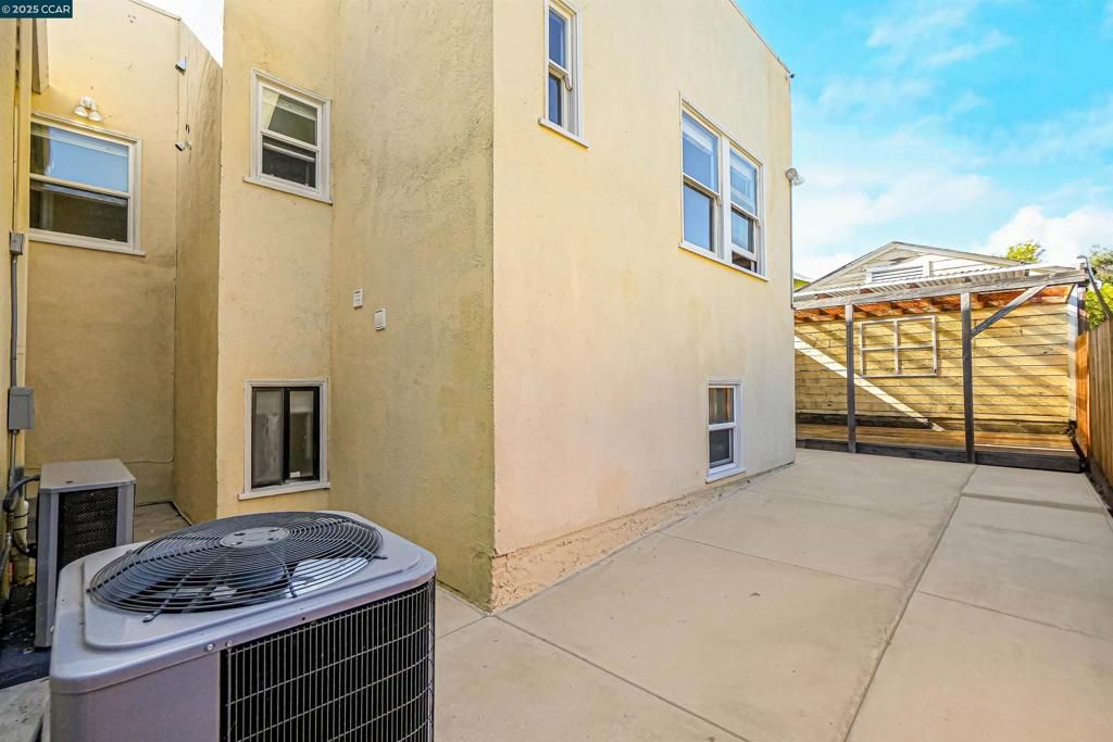 listing image 130728729058742142353