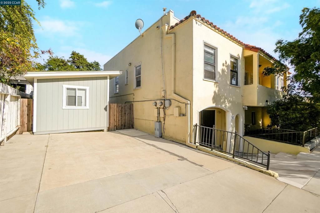 listing image 130722782766823475075