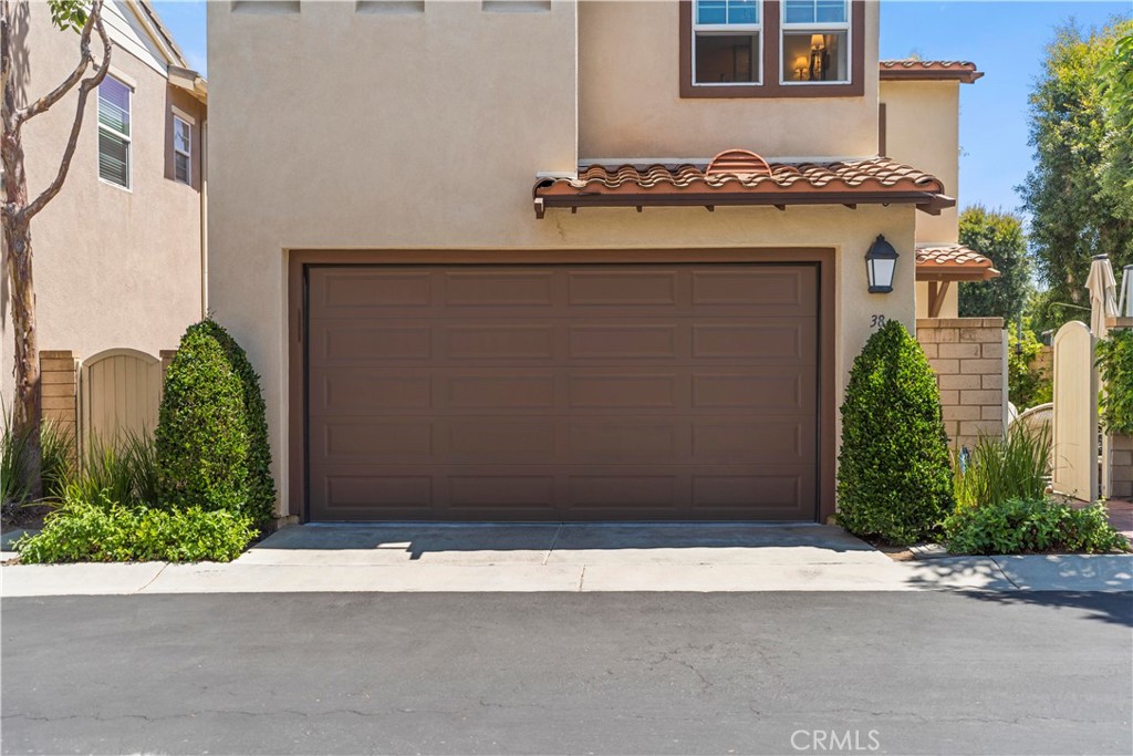 Beautifully renovated and fully furnished home in Irvine’s sought-after Quail Hill community. This detached corner-lot residence offers 3 upstairs bedrooms, a private downstairs office with barn doors, and premium Restoration Hardware furnishings throughout. The upgraded kitchen and laundry room are both stylish and functional.
Enjoy a canyon-view patio, infrared sauna, and a 2-car garage with built-in storage. Smart home features include smart toilet, security cameras, Nest system, Google doorbell, and motorized shades. The luxurious primary suite includes a mini bar, Peloton, freestanding tub, and large walk-in closet.
Conveniently located near the I-405 and 133 freeways, with easy access to shopping, dining, and TOP Irvine schools. Move-in ready and ideally situated for both comfort and convenience.
This residence offers more than just comfort—it welcomes you with beauty and soul. The front yard features an arched trellis wrapped in climbing vines, soft hydrangeas, hostas, and a fruitful lemon tree, all crowned by a majestic crepe myrtle blooming in vivid summer color.
In the back, a layered garden blooms with jasmine, wisteria, bougainvillea, roses, and more—a quiet retreat where flowers speak and birds sing. Sip tea in the morning light or at dusk, and let the stillness of nature carry you!