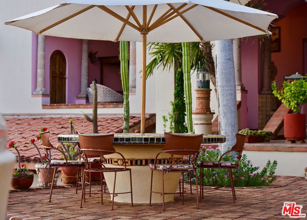 1 Villa Del Mar Avenue