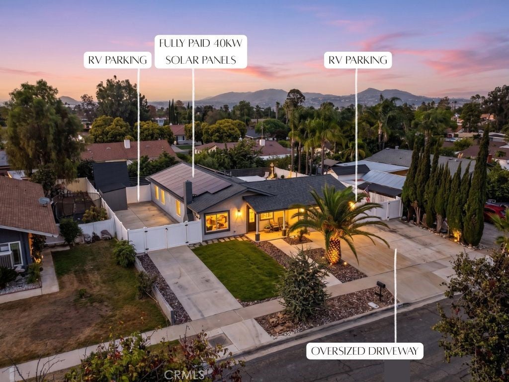 843 W Francis