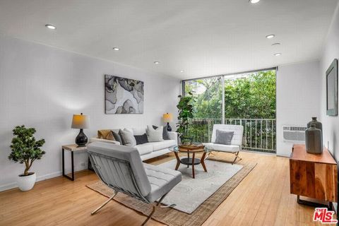 Photo of 11645 Montana Avenue #216, Los Angeles, CA 90049 (MLS # 26670423)