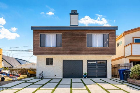 Photo of 336 Hollywood Boulevard, Oxnard, CA 93035 (MLS # V1-39133)
