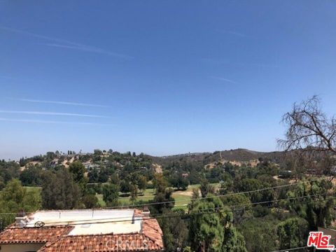 Photo of 4549 Ensenada Drive, Woodland Hills, CA 91364 (MLS # 26669339)