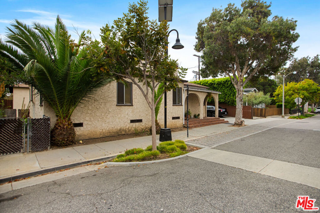 802 Ozone Street