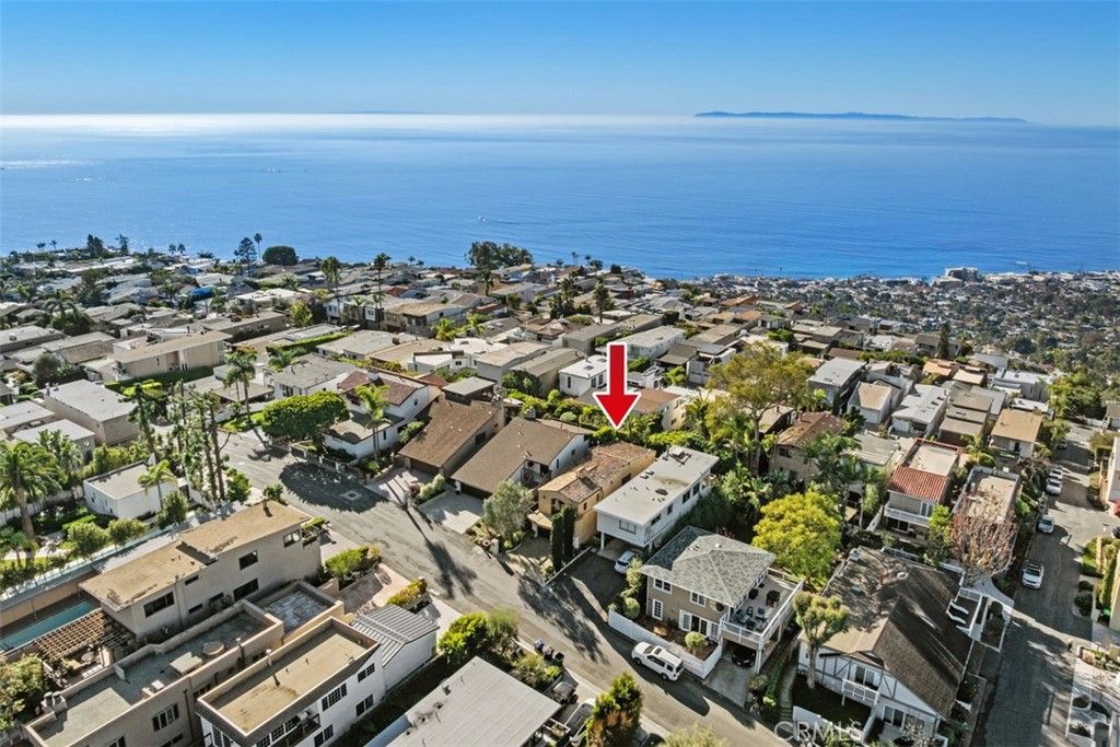 Photo of 1165 Noria St, Laguna Beach, CA 92651 (MLS # OC25275208)