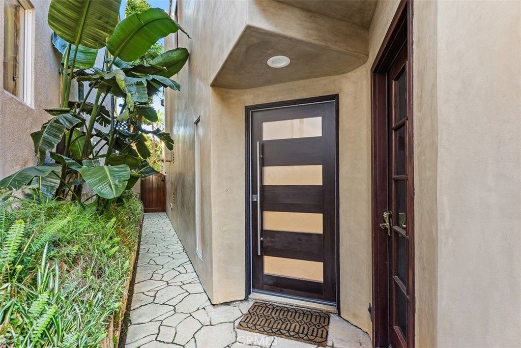 Photo of 1165 Noria St, Laguna Beach, CA 92651 (MLS # OC25275208)