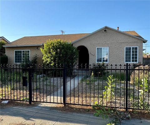 Photo of 16041 Devonshire St, Granada Hills, CA 91344 (MLS # SR26091973)