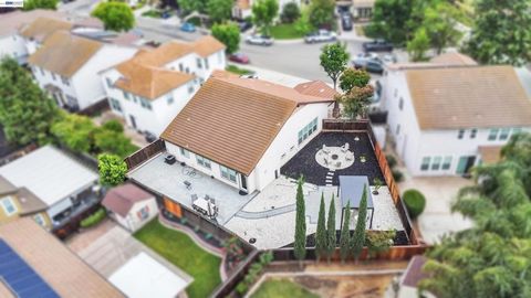 Photo of 90 Bergamot Ct Ct, Oakley, CA 94561 (MLS # 41136243)