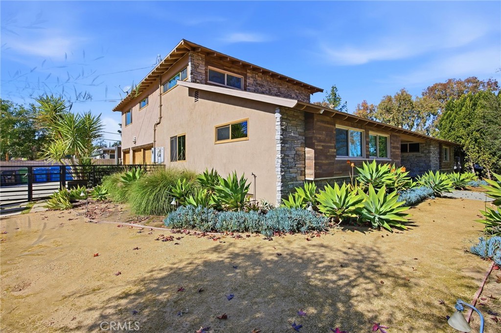 5237 Topanga Canyon