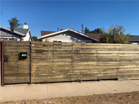 Photo of 10034 Noble Avenue, San Fernando, CA 91345 (MLS # SR26024984)