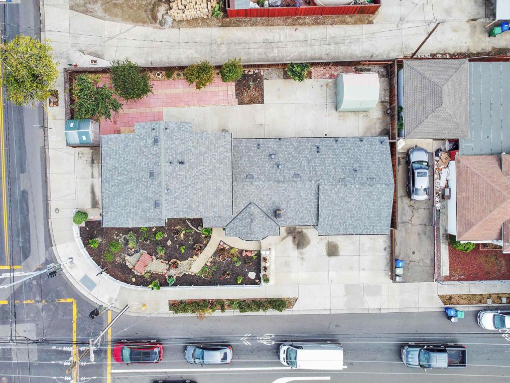 JACKSON TRIANGLE - Residential