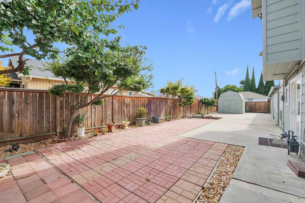 JACKSON TRIANGLE - Residential