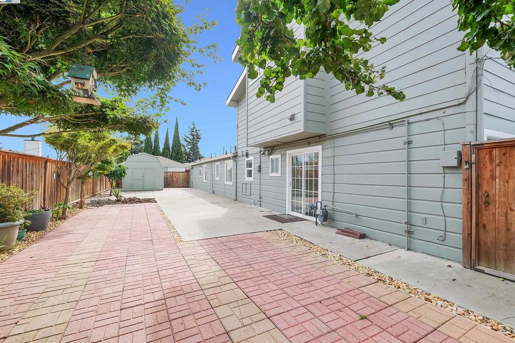 JACKSON TRIANGLE - Residential