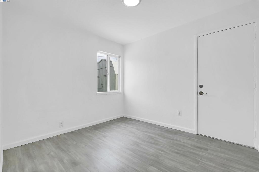 JACKSON TRIANGLE - Residential