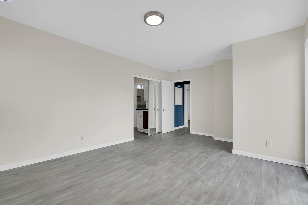 JACKSON TRIANGLE - Residential