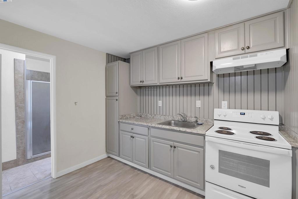 JACKSON TRIANGLE - Residential