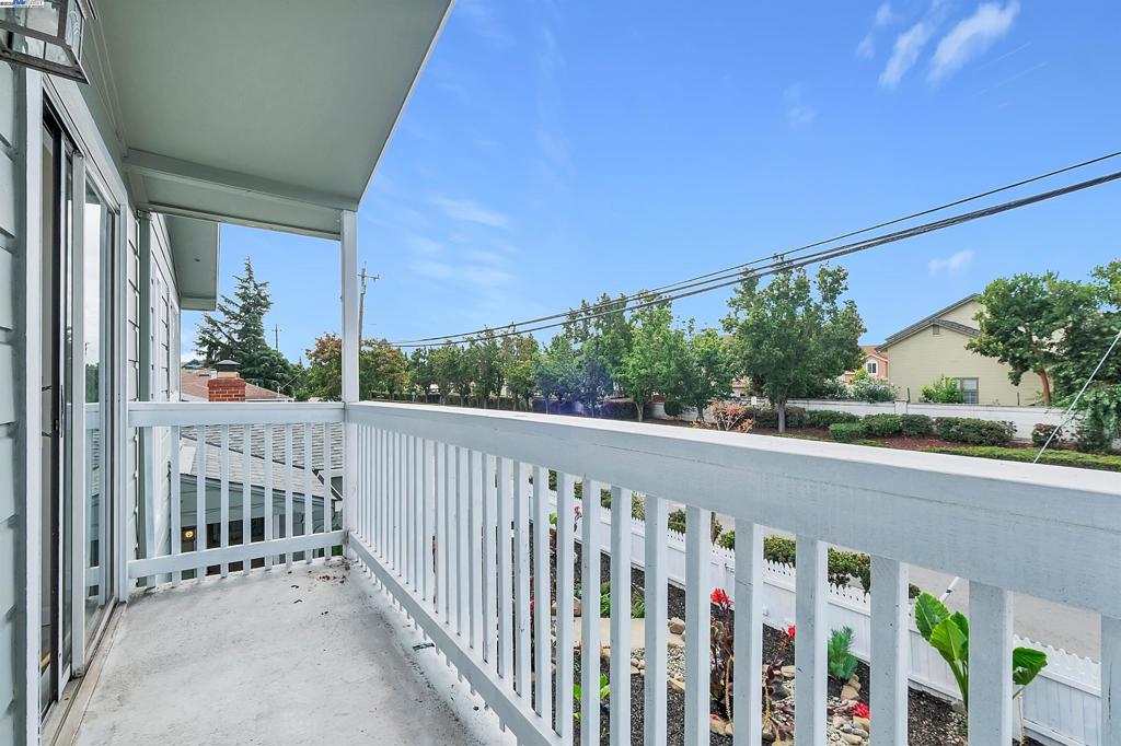 JACKSON TRIANGLE - Residential