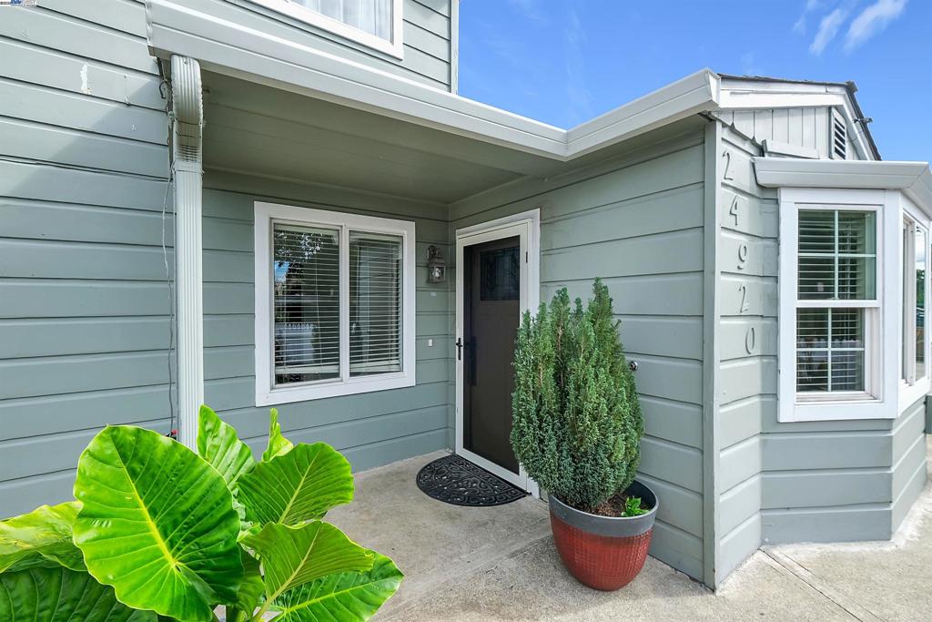 JACKSON TRIANGLE - Residential