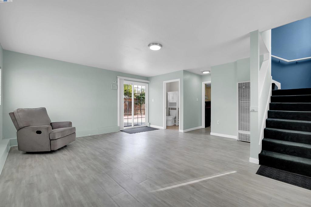JACKSON TRIANGLE - Residential