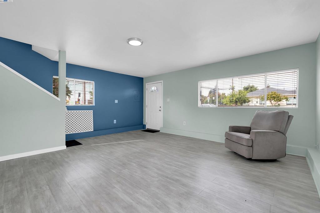 JACKSON TRIANGLE - Residential