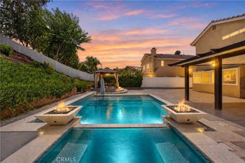Photo of 43490 Calle Nacido, Temecula, CA 92592 (MLS # SW26190977)