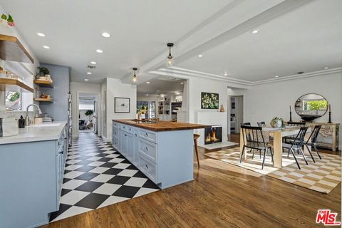 Photo of 5420 Morella Avenue, Valley Village, CA 91607 (MLS # 26659523)