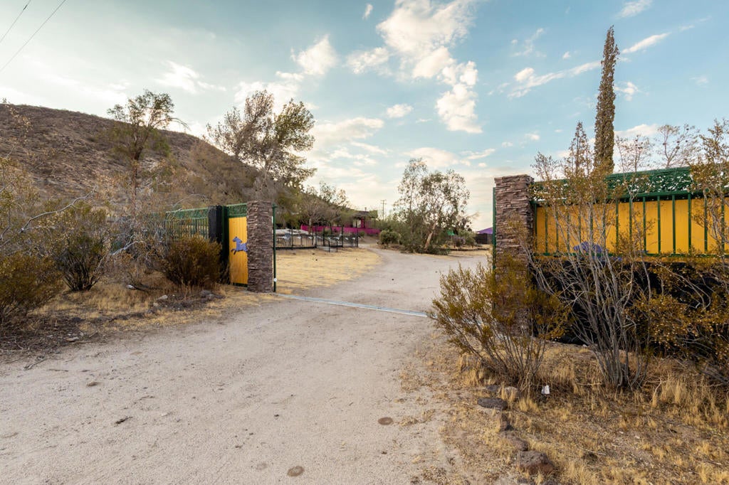 2476 Old Woman Springs Road