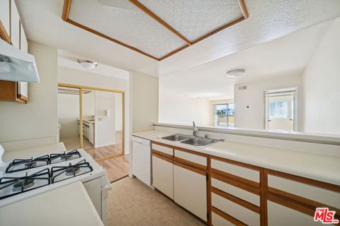 Photo of 1519 N Martel Avenue #204, Los Angeles, CA 90046 (MLS # 26649345)