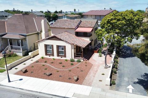 Photo of 140 Central Avenue, Salinas, CA 93901 (MLS # ML82050834)
