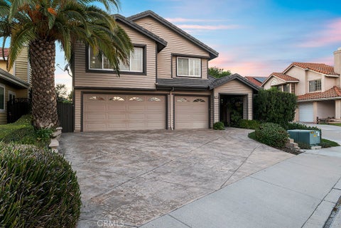 Photo of 24239 Bella Court, Newhall, CA 91321 (MLS # SR26230198)