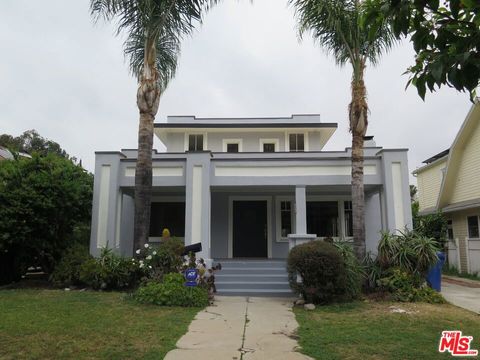Photo of 1922 N TAFT Avenue, Los Angeles, CA 90068 (MLS # 26827441)