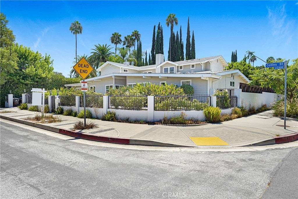 22450 Collins