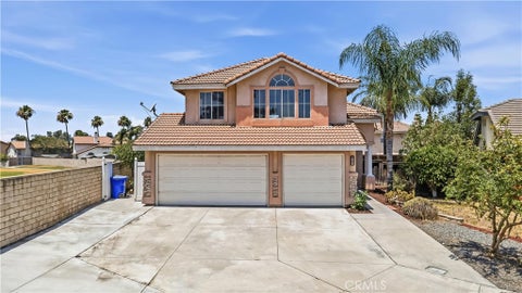 Photo of 14126 Tuolumne Court, Fontana, CA 92336 (MLS # TR26138977)