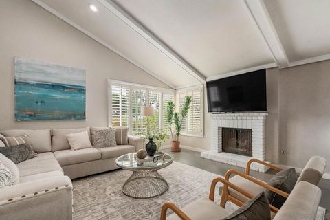 3213 Avenida Hacienda Escondido CA 92029