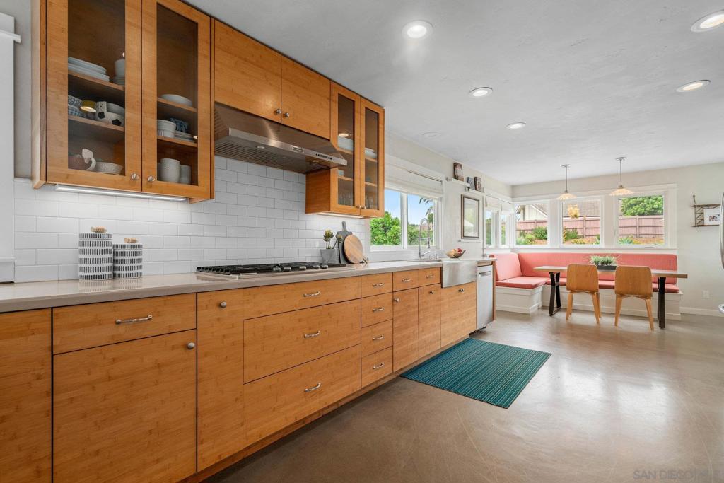 3213 Avenida Hacienda