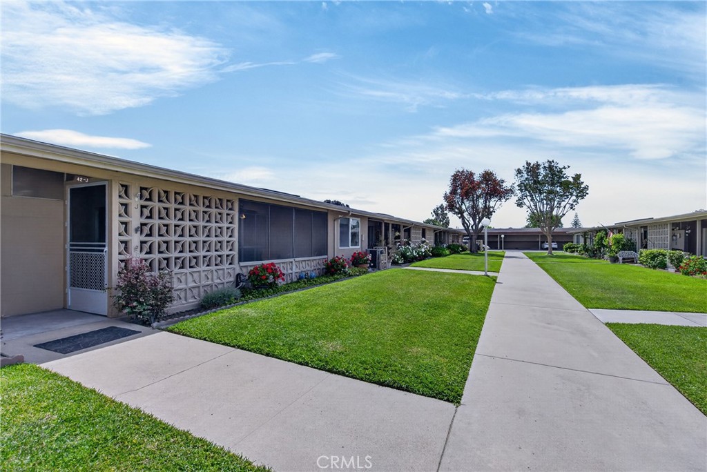 1690 Interlachen Road #M12-42J