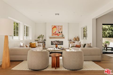 Photo of 5109 Genesta Avenue, Encino, CA 91316 (MLS # 26747827)