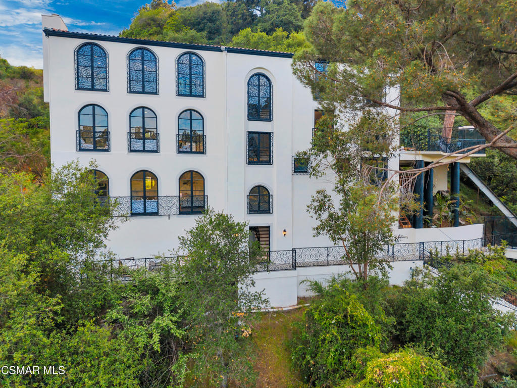 1301 N Beverly Drive