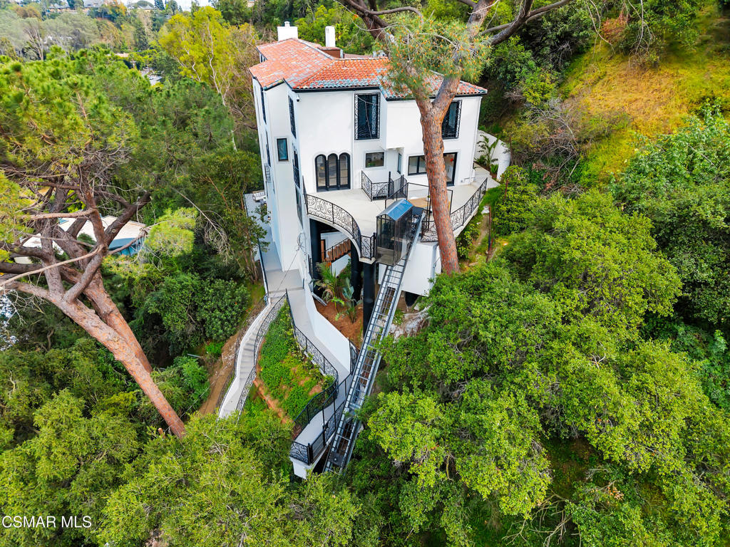 1301 N Beverly Drive