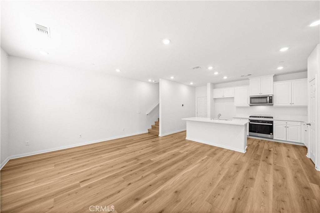 3923 E Carmel Privado