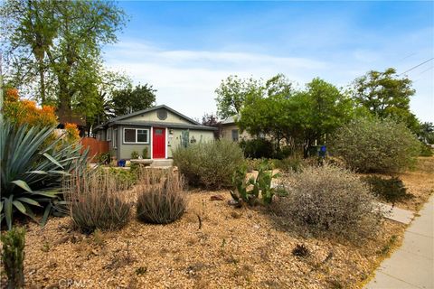 Tiny photo for 3359 Locust St, Riverside, CA 92501 (MLS # DW26087837)