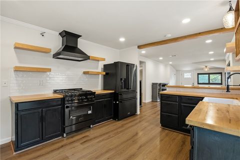 Tiny photo for 3359 Locust St, Riverside, CA 92501 (MLS # DW26087837)