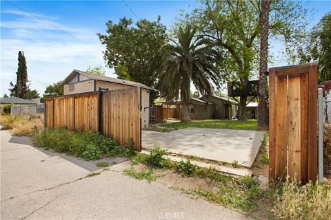 Tiny photo for 3359 Locust St, Riverside, CA 92501 (MLS # DW26087837)