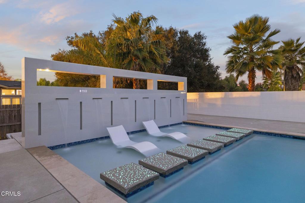 1210 S La Luna Avenue