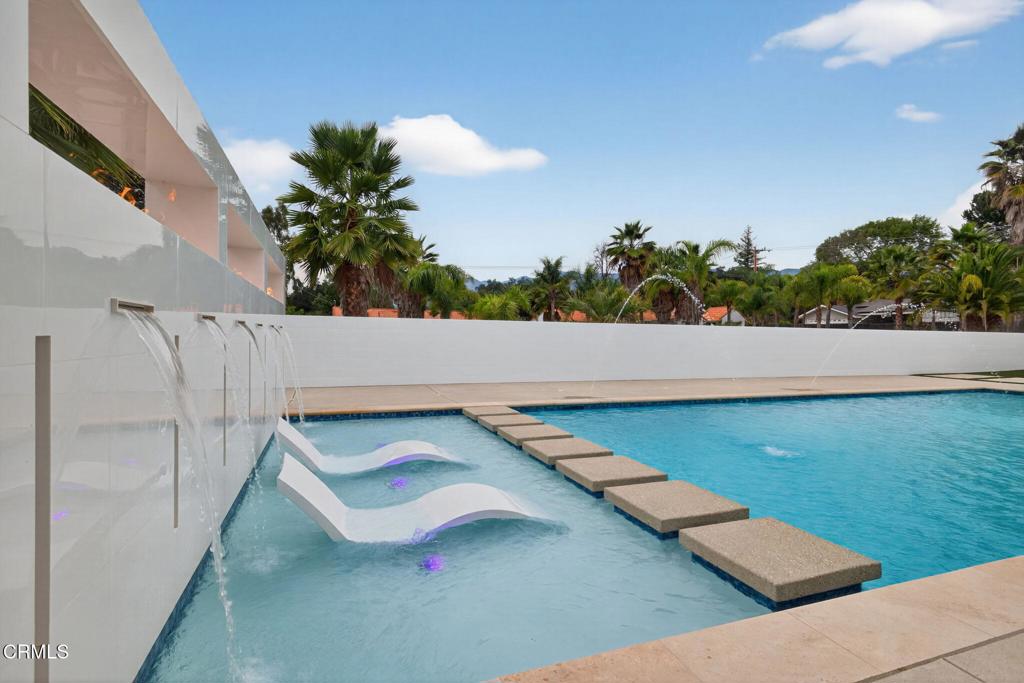 1210 S La Luna Avenue