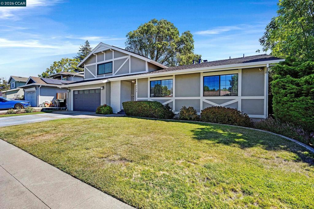 8569 Wicklow Ln LN, Dublin CA 94568