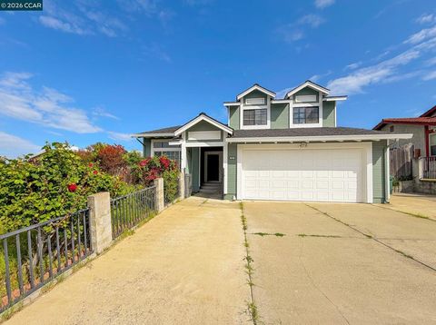 Photo of 118 Meadowlark Way Way, Hercules, CA 94547 (MLS # 41132925)