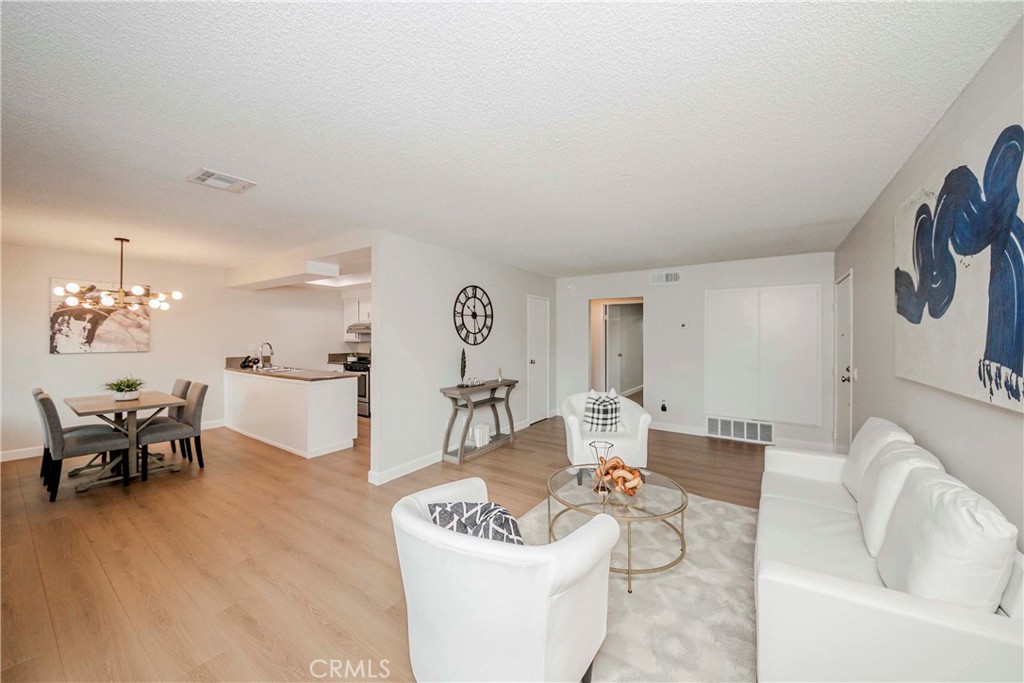 1525 Walnut Leaf 211