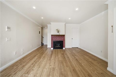 Photo of 9047 Langdon Ave Ave #6, North Hills, CA 91343 (MLS # SR26065308)